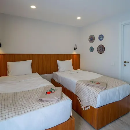 Oxygen Hotel *